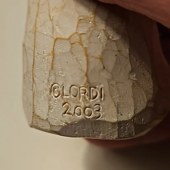 Willow Tree | Celebrate Figurine with Angel Wings by Susan Lordi - Picture 10 of 11